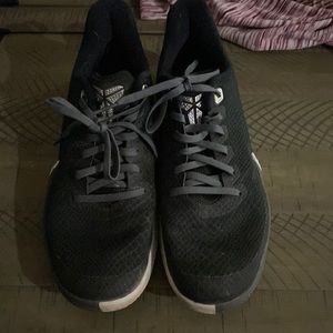 Kobe Bryant shoes size 9.5